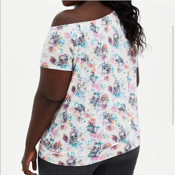 NEW Torrid Off Shoulder Tee Super Soft Floral Skull Size 6 - Picture 2 of 10